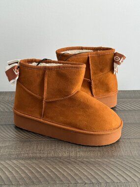 Bebe Girl's Slanted Winter Boots  - Cold Weather Boots Winter Boots Size 3